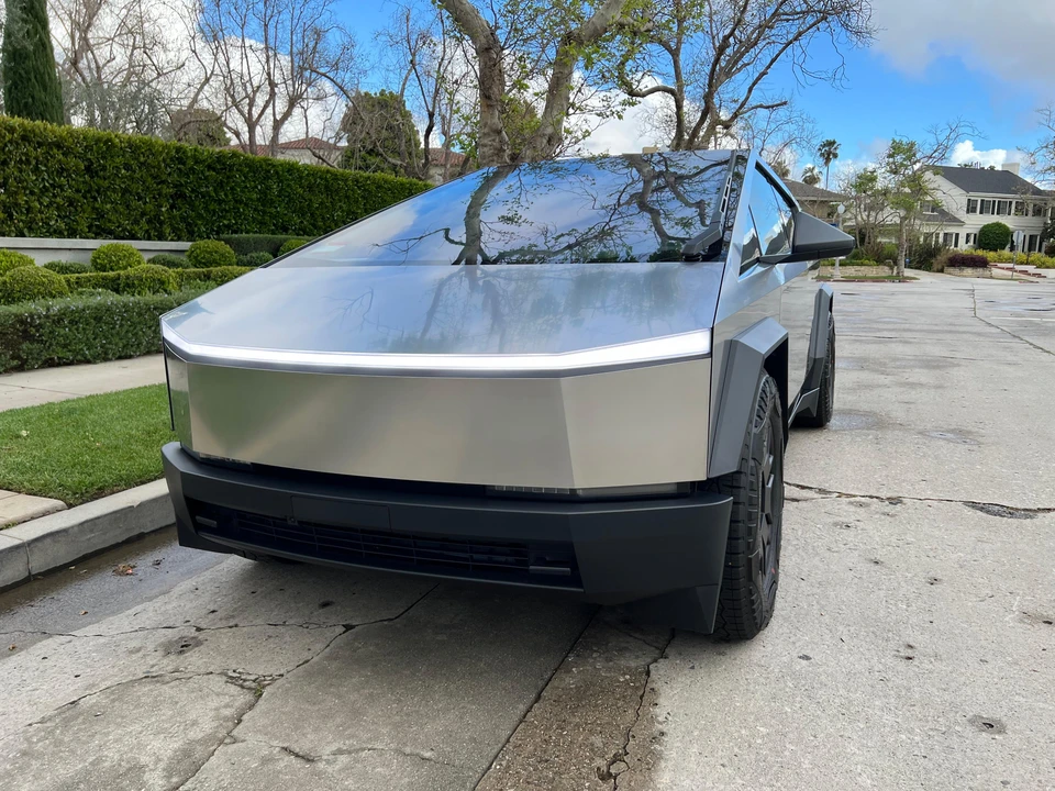 2024 Tesla Cybertruck - Image 11 of 31