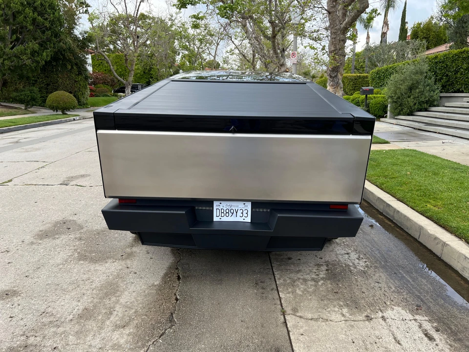 2024 Tesla Cybertruck - Image 25 of 31