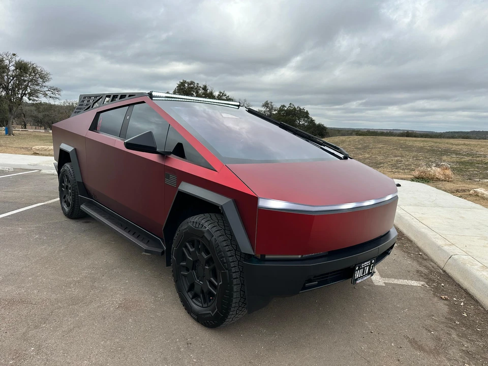 2024 Tesla Cybertruck - Image 29 of 31