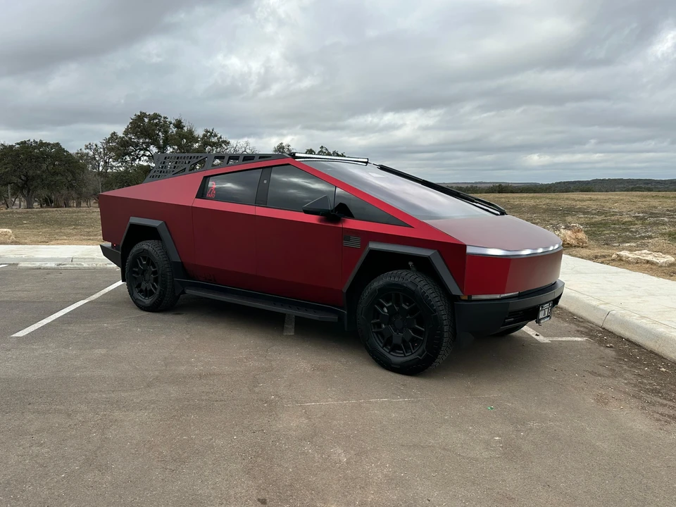 2024 Tesla Cybertruck - Image 26 of 31