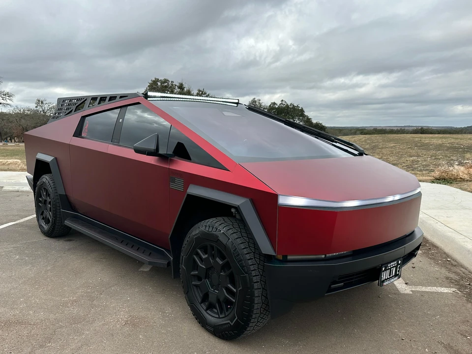 2024 Tesla Cybertruck - Image 27 of 31