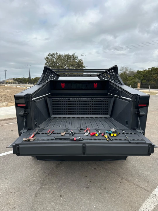 2024 Tesla Cybertruck - Image 19 of 31