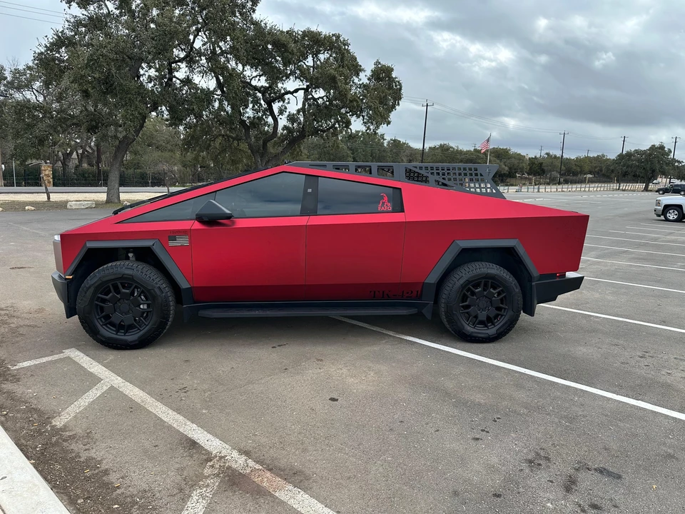 2024 Tesla Cybertruck - Image 14 of 31