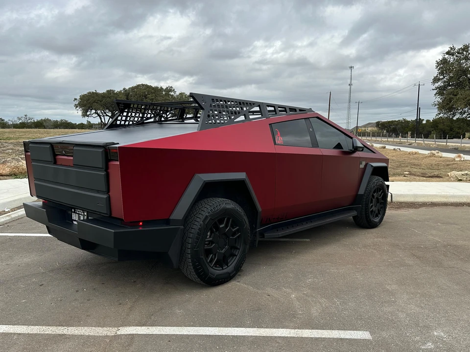 2024 Tesla Cybertruck - Image 22 of 31