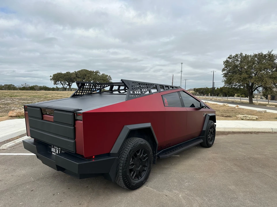 2024 Tesla Cybertruck - Image 21 of 31