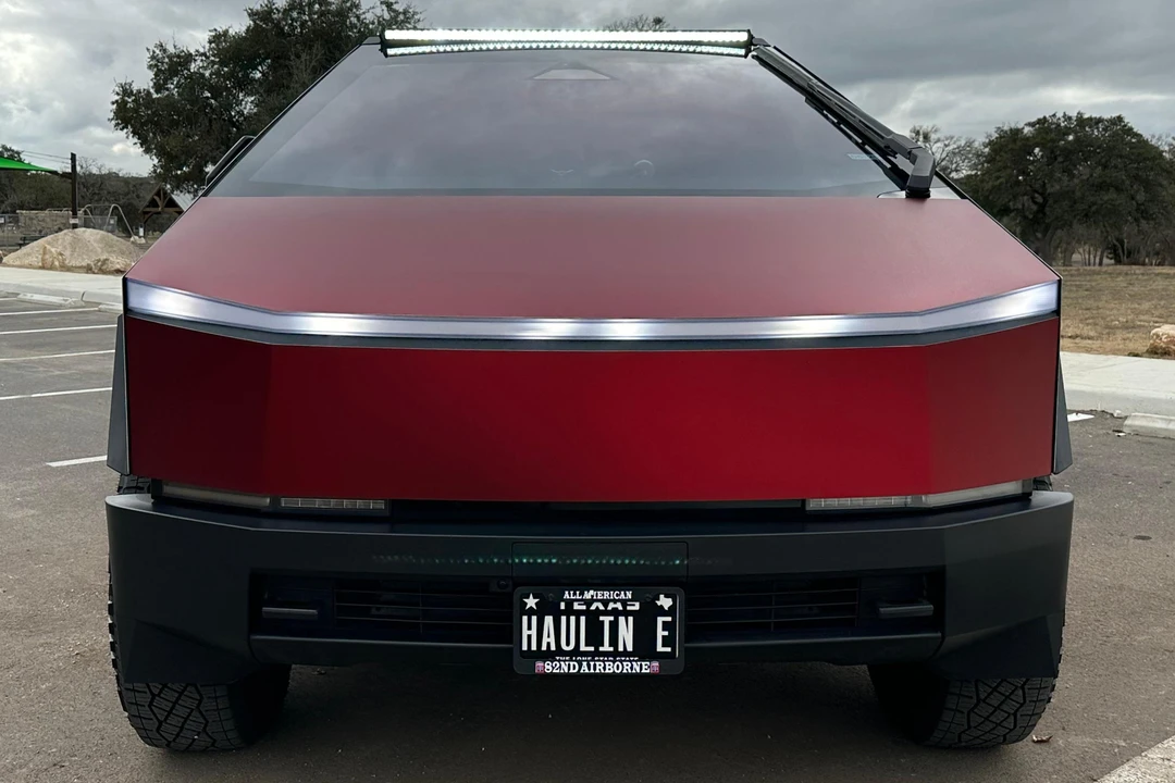 2024 Tesla Cybertruck - Image 2 of 31