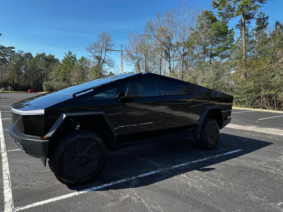 2024 Tesla Cybertruck - Image 8 of 31