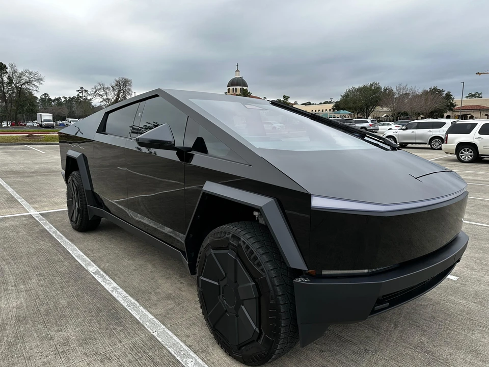 2024 Tesla Cybertruck - Image 23 of 31