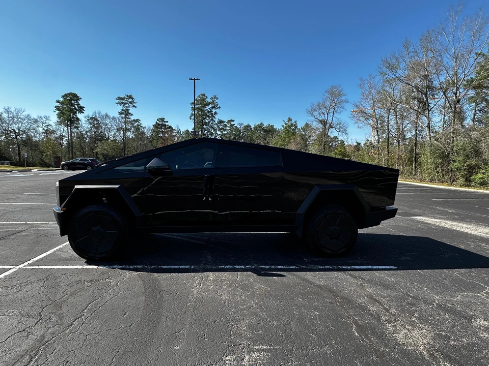 2024 Tesla Cybertruck - Image 10 of 31