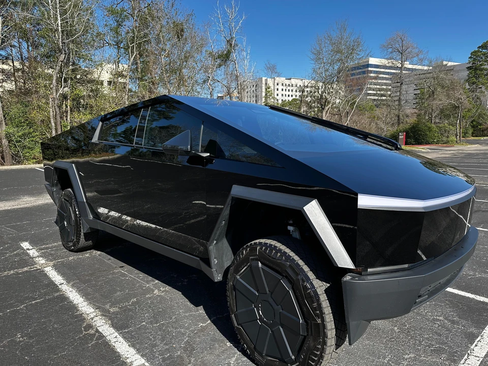 2024 Tesla Cybertruck - Image 21 of 31