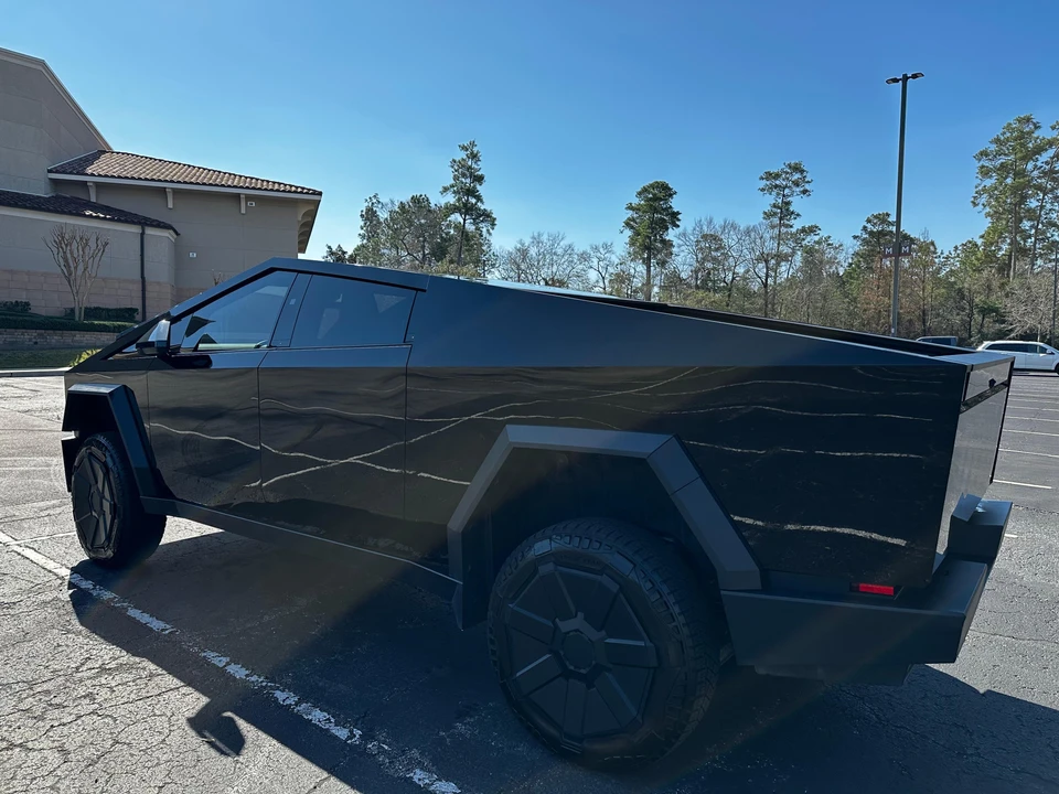 2024 Tesla Cybertruck - Image 11 of 31