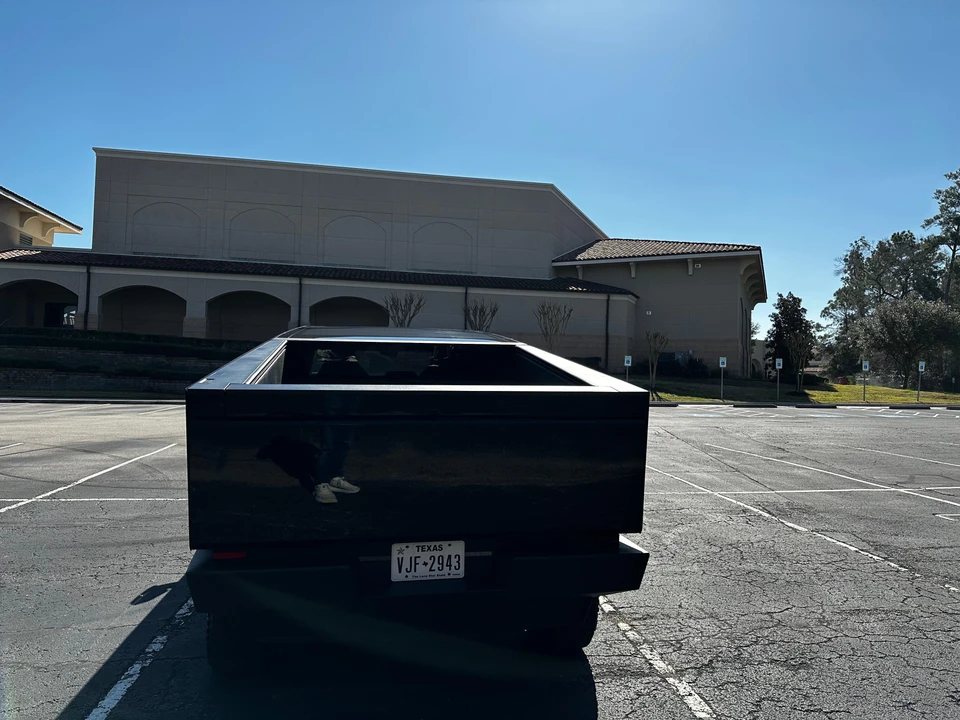 2024 Tesla Cybertruck - Image 13 of 31