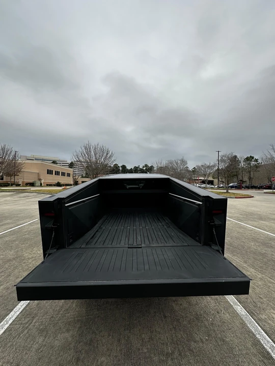 2024 Tesla Cybertruck - Image 27 of 31