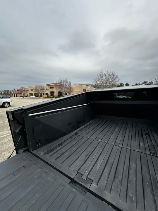 2024 Tesla Cybertruck - Image 28 of 31