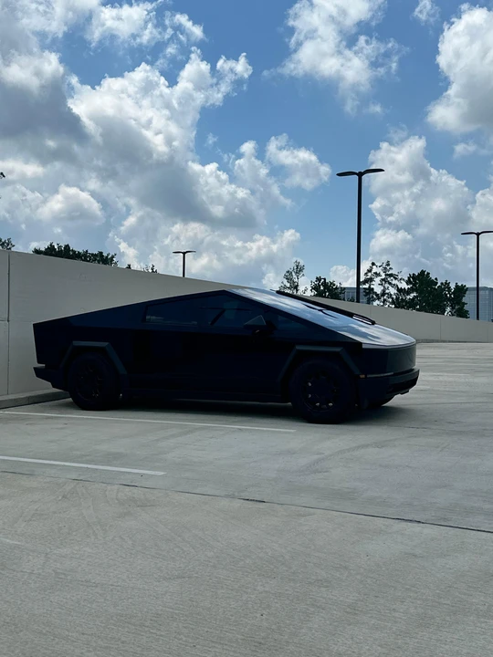 2024 Tesla Cybertruck - Image 17 of 31