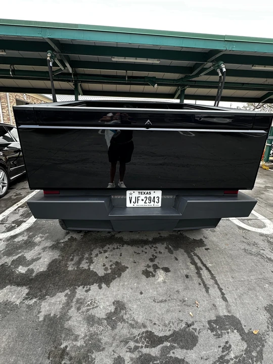 2024 Tesla Cybertruck - Image 14 of 31