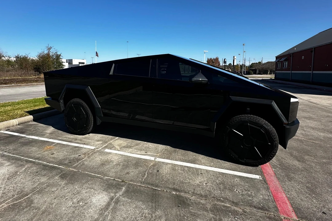 2024 Tesla Cybertruck - Image 18 of 31