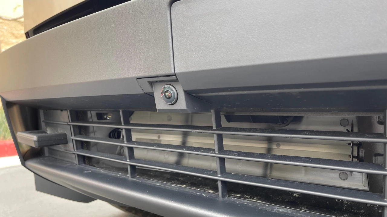 2024 Tesla Cybertruck - Image 9 of 31