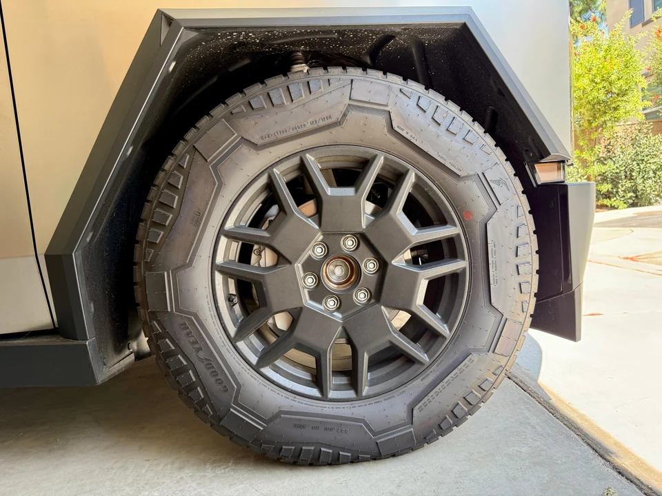 2024 Tesla Cybertruck - Image 31 of 31