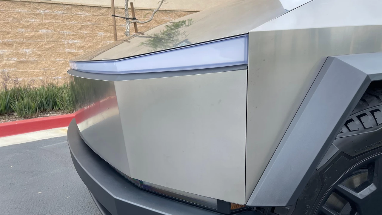 2024 Tesla Cybertruck - Image 11 of 31