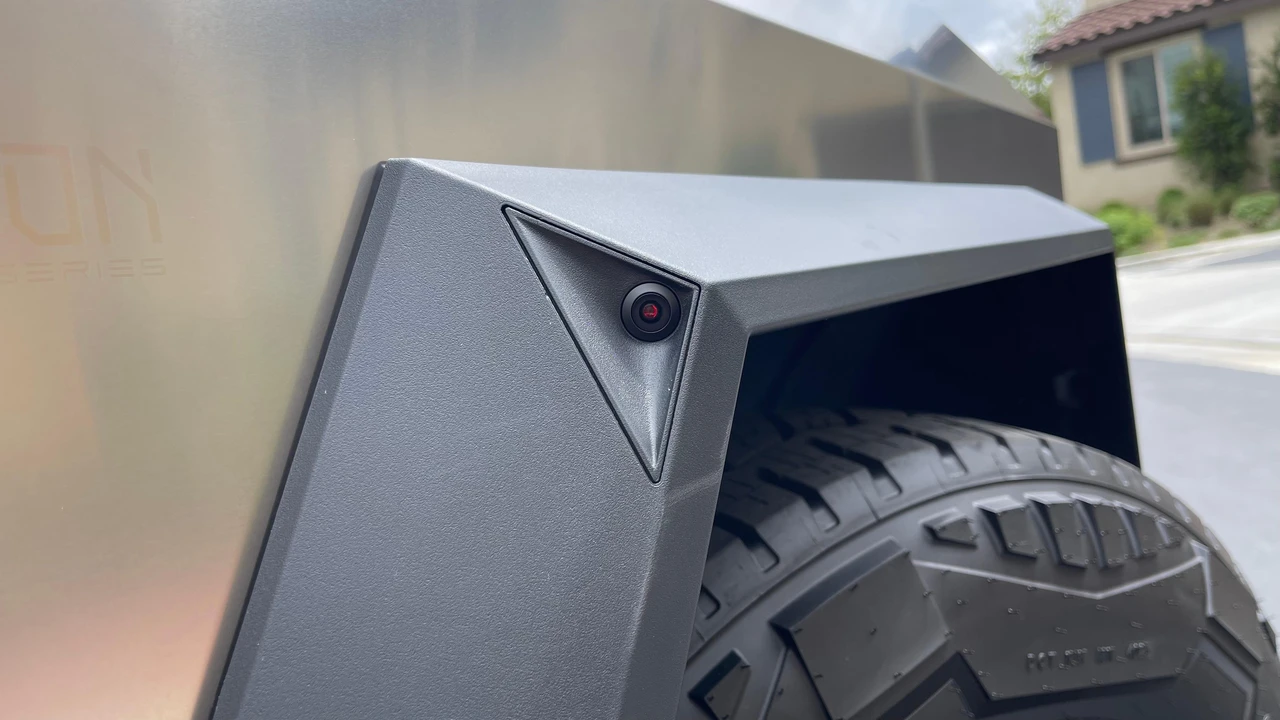 2024 Tesla Cybertruck - Image 27 of 31