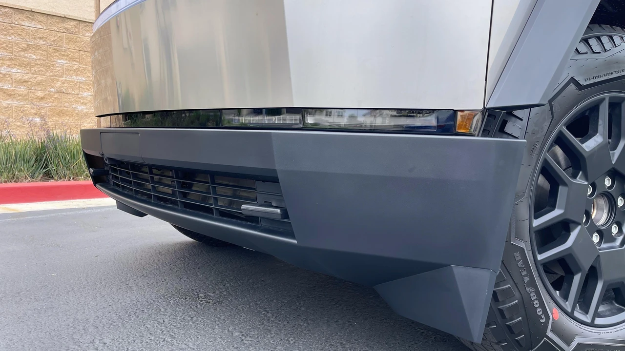 2024 Tesla Cybertruck - Image 12 of 31