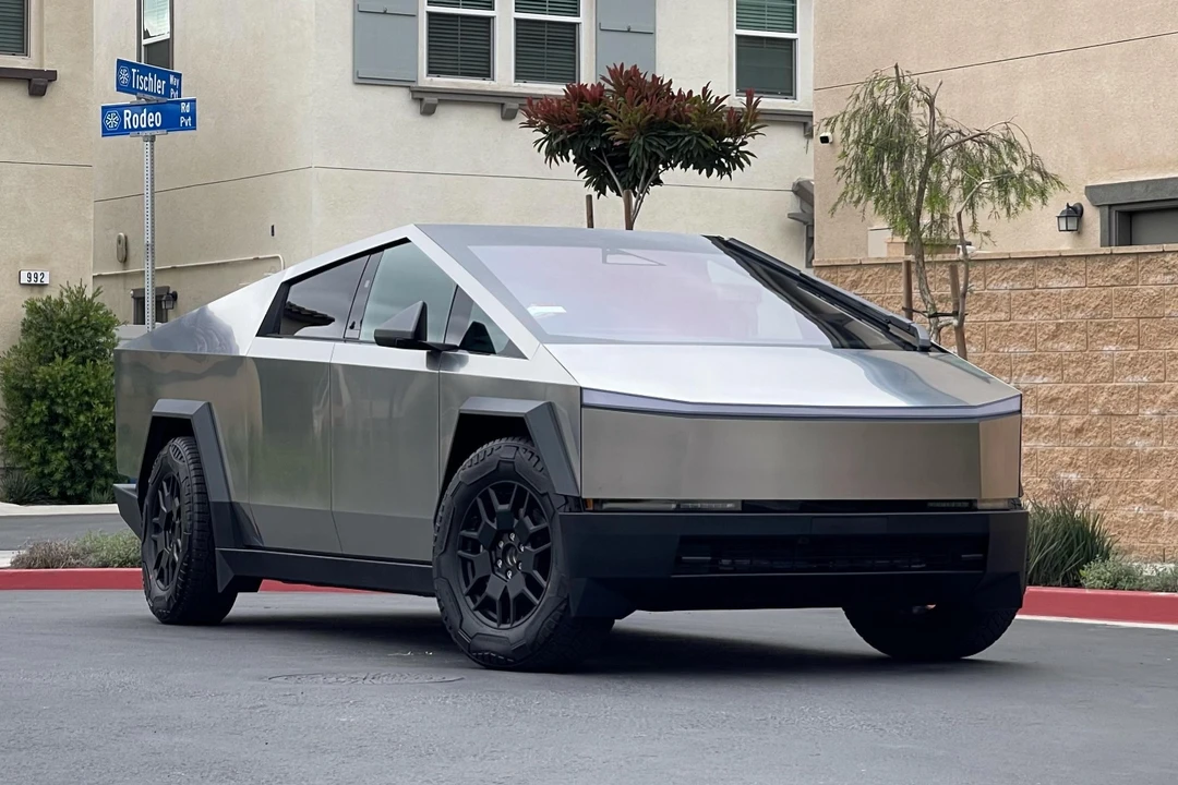 2024 Tesla Cybertruck - Image 8 of 31