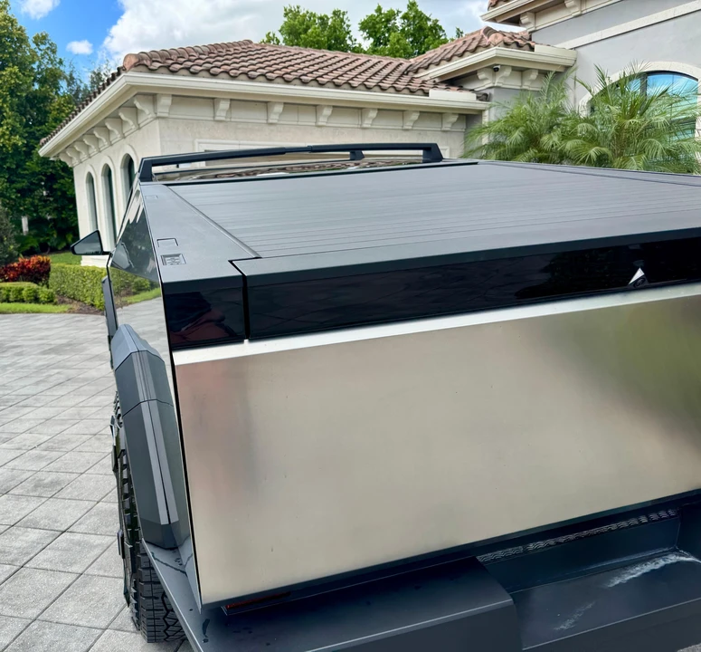 2024 Tesla Cybertruck - Image 16 of 31