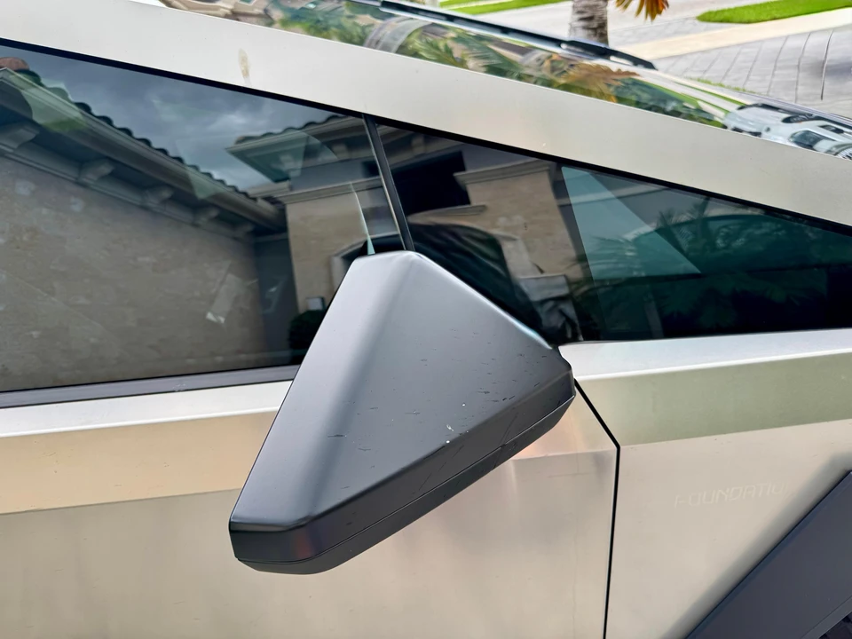 2024 Tesla Cybertruck - Image 19 of 31