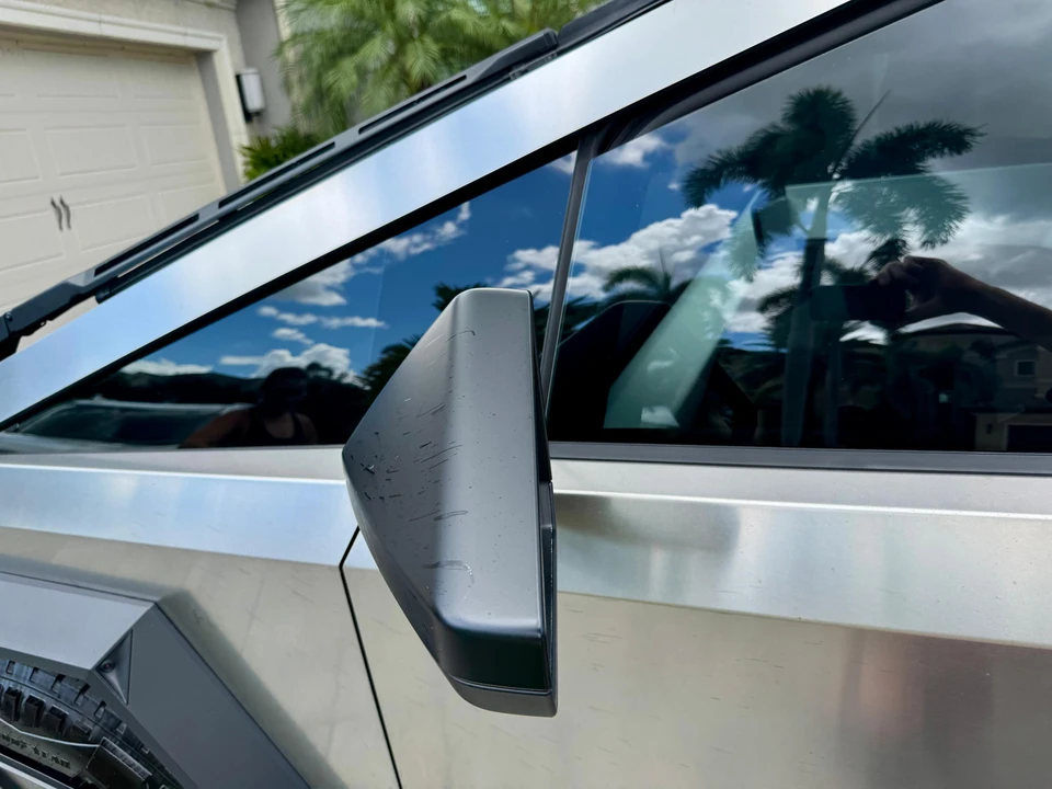 2024 Tesla Cybertruck - Image 14 of 31