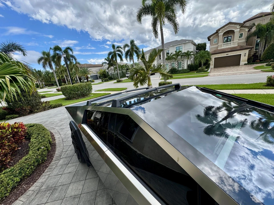 2024 Tesla Cybertruck - Image 20 of 31