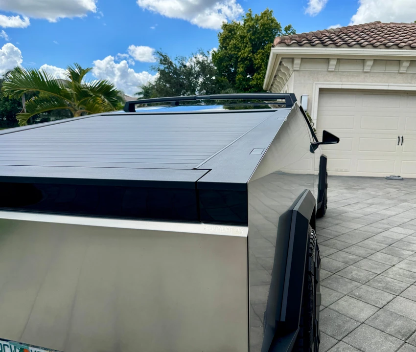 2024 Tesla Cybertruck - Image 18 of 31