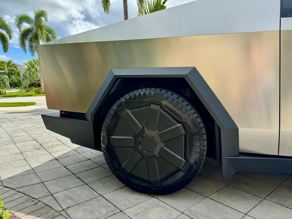 2024 Tesla Cybertruck - Image 23 of 31