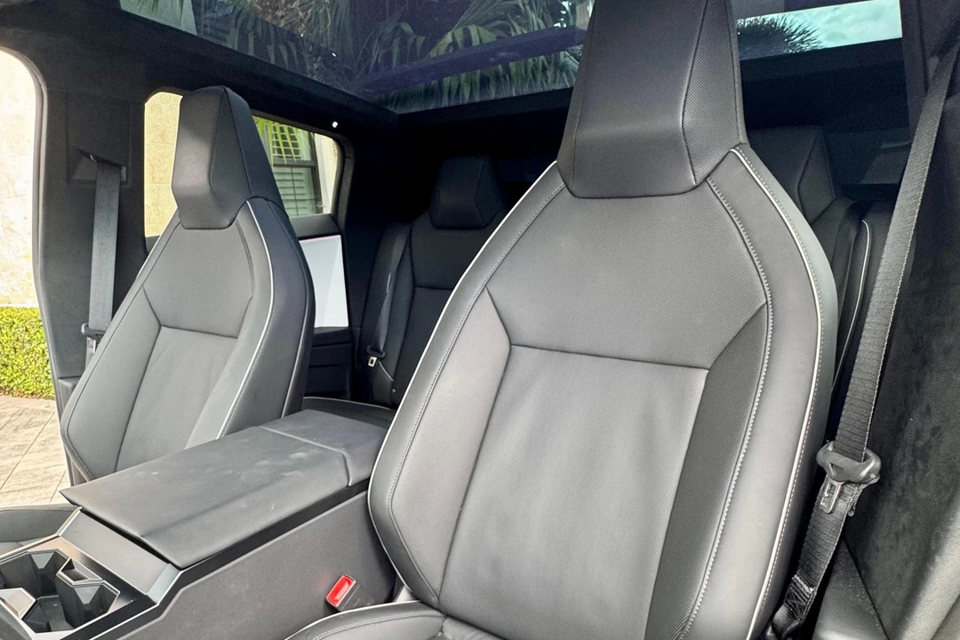 2024 Tesla Cybertruck - Image 26 of 31