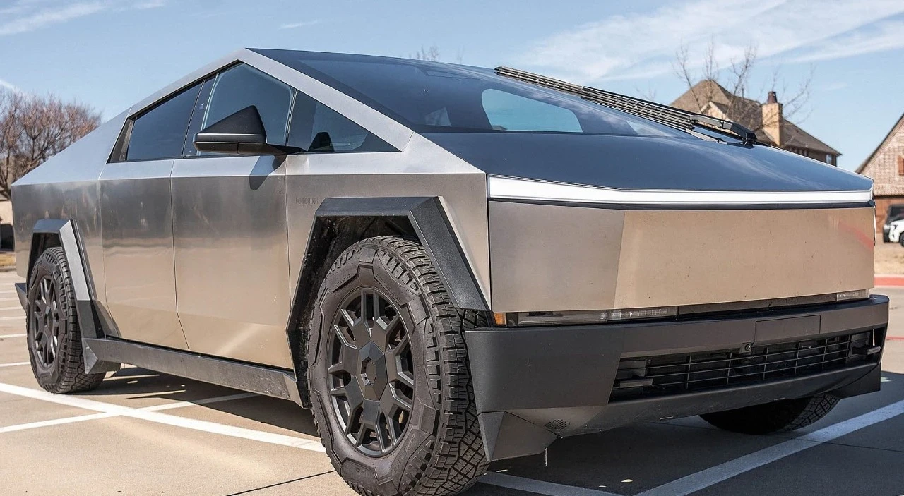 2024 Tesla Cybertruck - Image 8 of 21