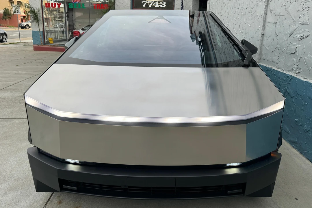 2024 Tesla Cybertruck - Image 2 of 31