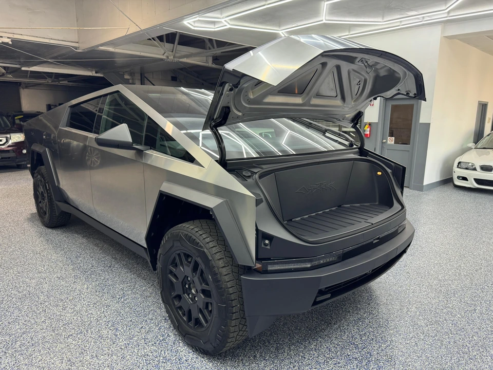 2024 Tesla Cybertruck - Image 24 of 31