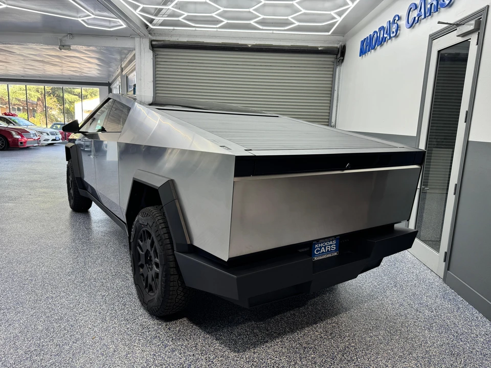 2024 Tesla Cybertruck - Image 19 of 31