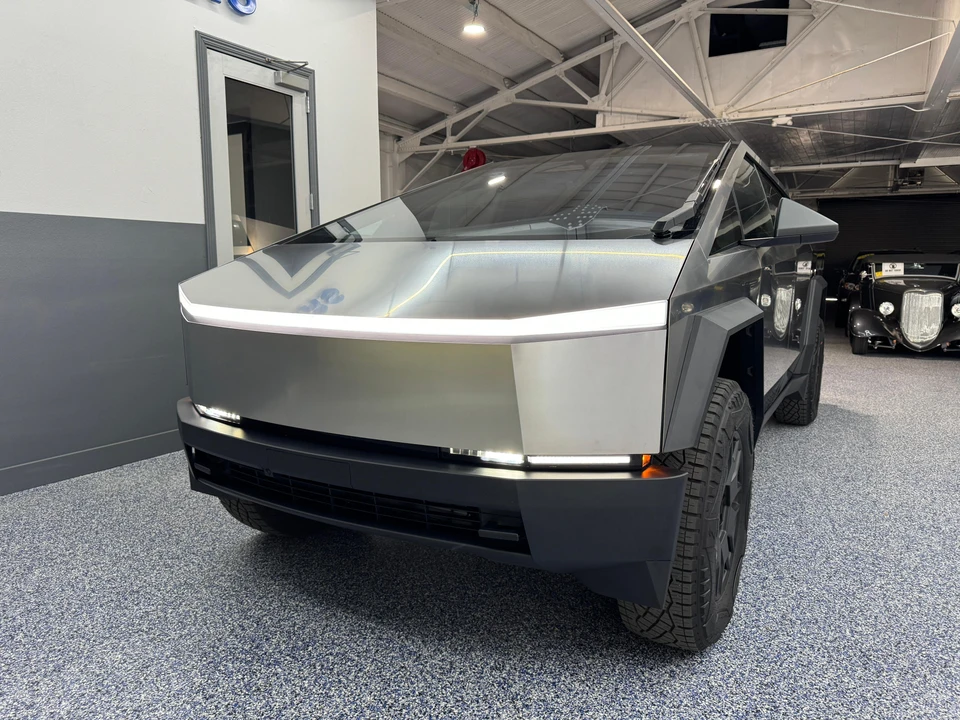 2024 Tesla Cybertruck - Image 11 of 31