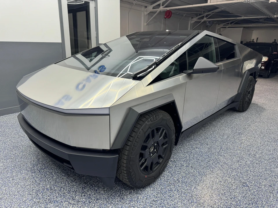 2024 Tesla Cybertruck - Image 14 of 31
