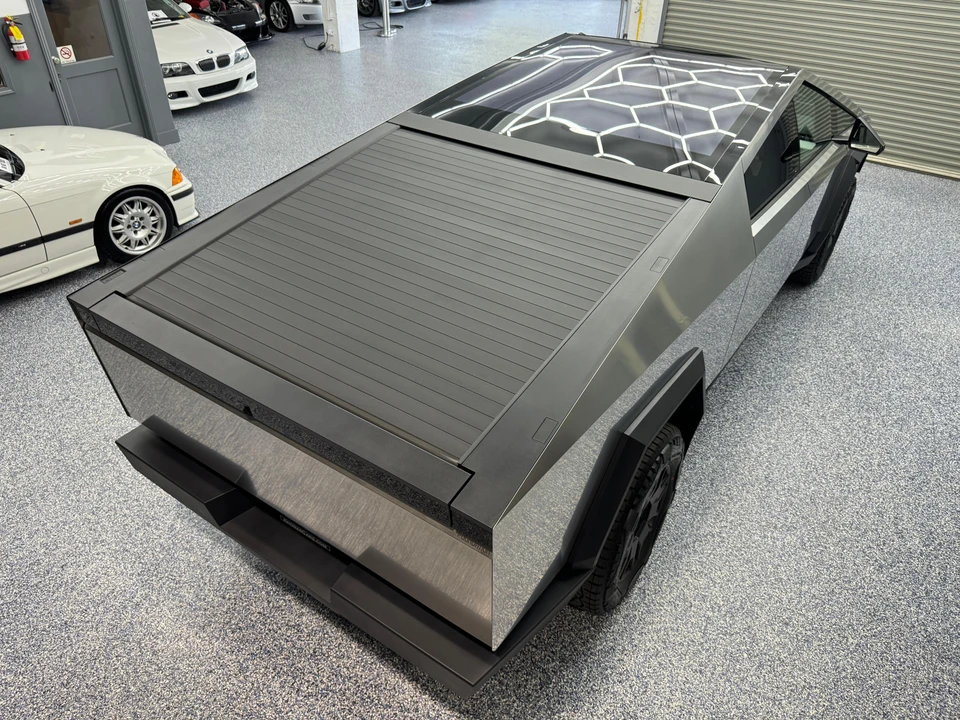 2024 Tesla Cybertruck - Image 22 of 31
