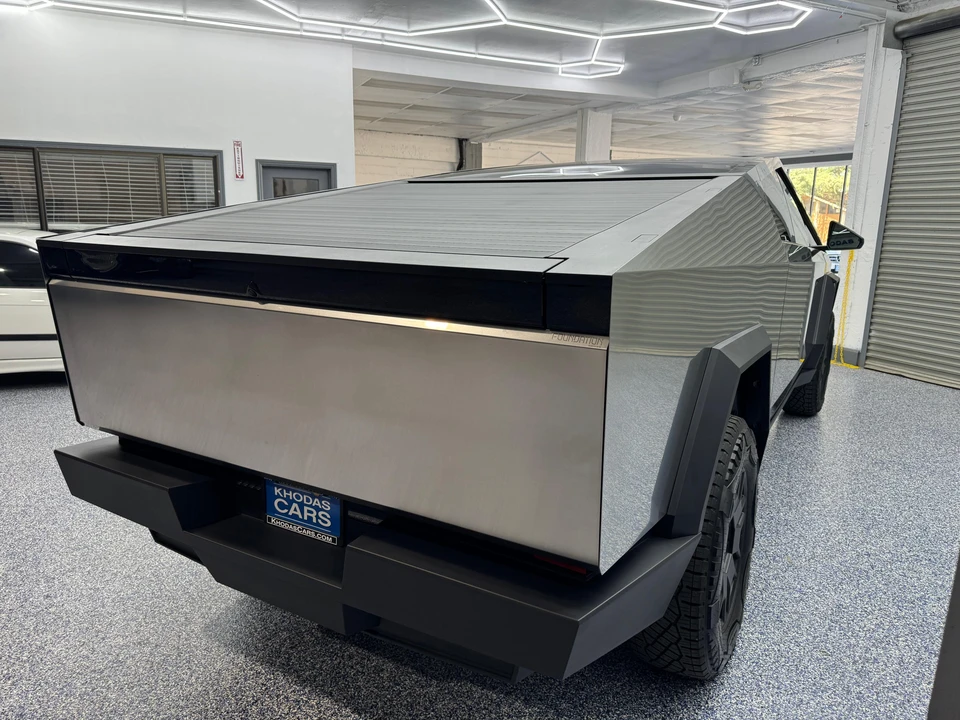 2024 Tesla Cybertruck - Image 21 of 31