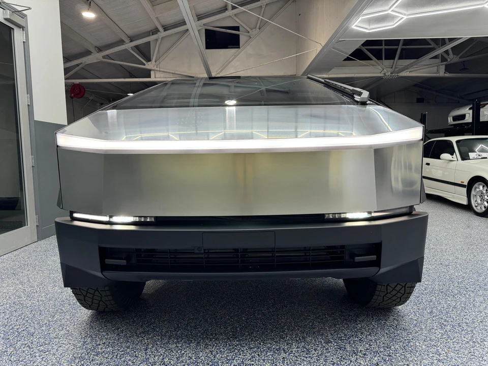 2024 Tesla Cybertruck - Image 6 of 31