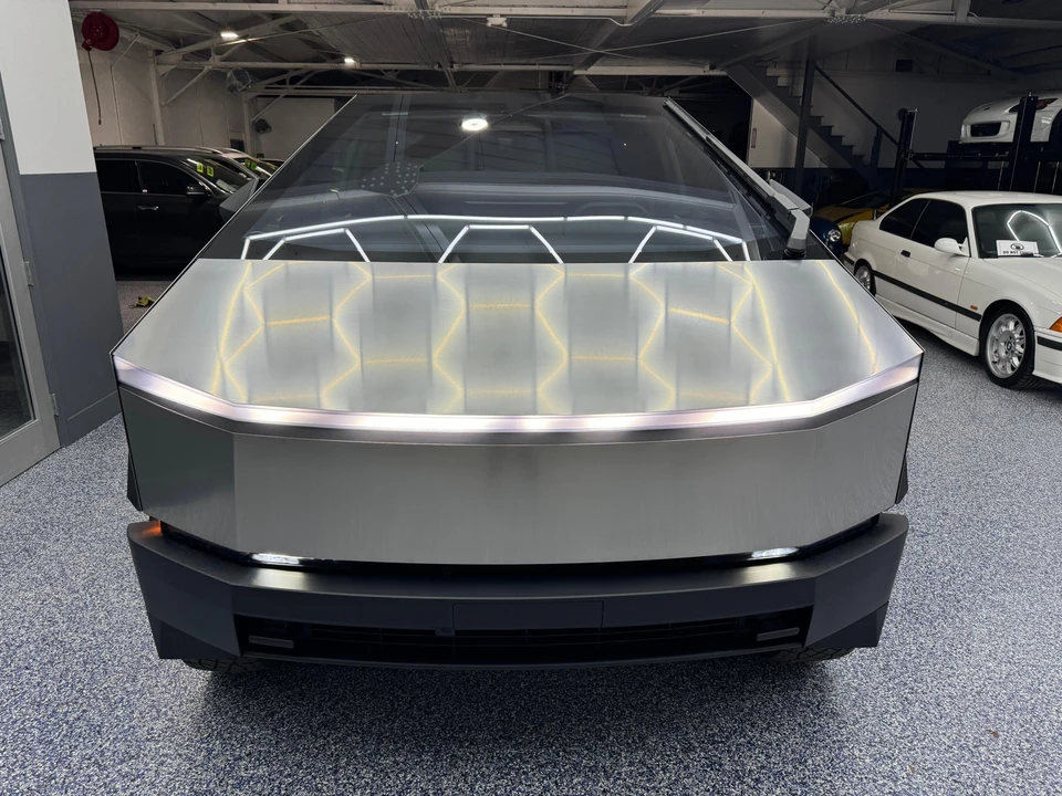 2024 Tesla Cybertruck - Image 8 of 31