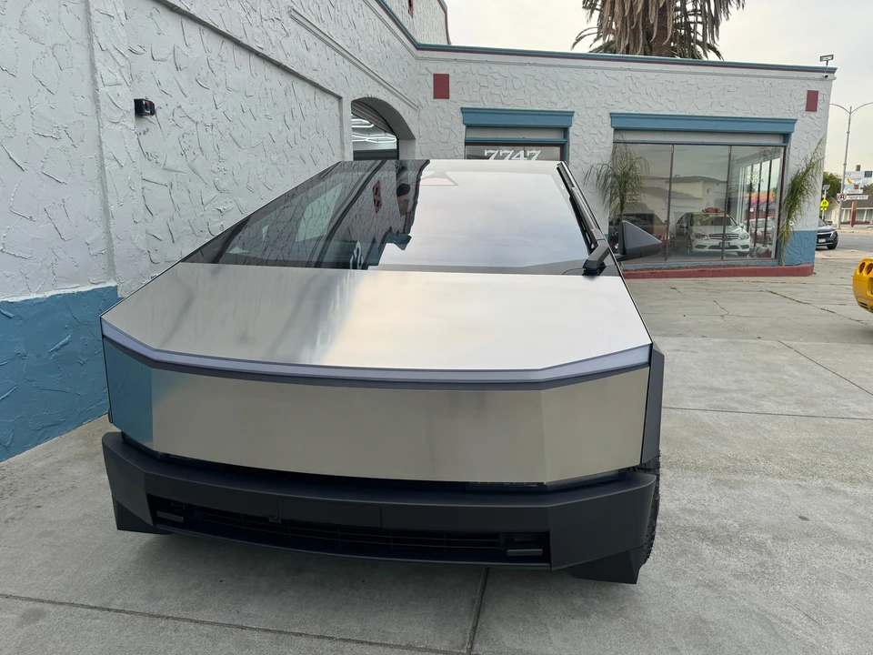 2024 Tesla Cybertruck - Image 28 of 31