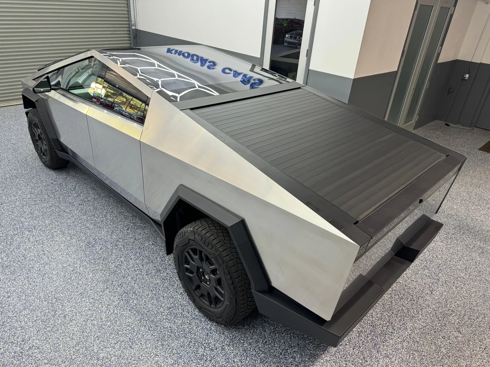 2024 Tesla Cybertruck - Image 18 of 31