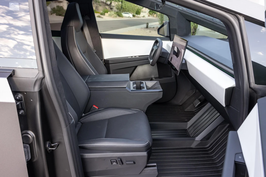 2024 Tesla Cybertruck - Image 31 of 31