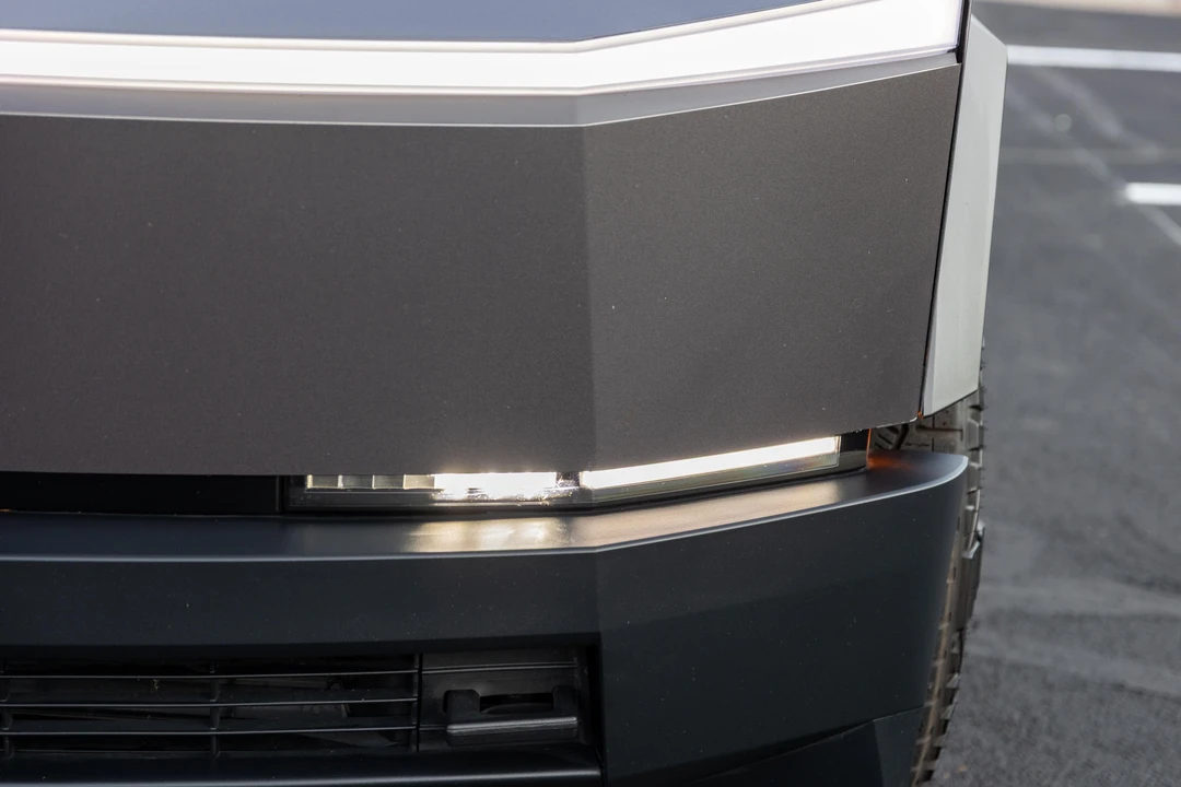 2024 Tesla Cybertruck - Image 12 of 31