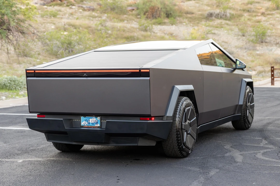 2024 Tesla Cybertruck - Image 7 of 31