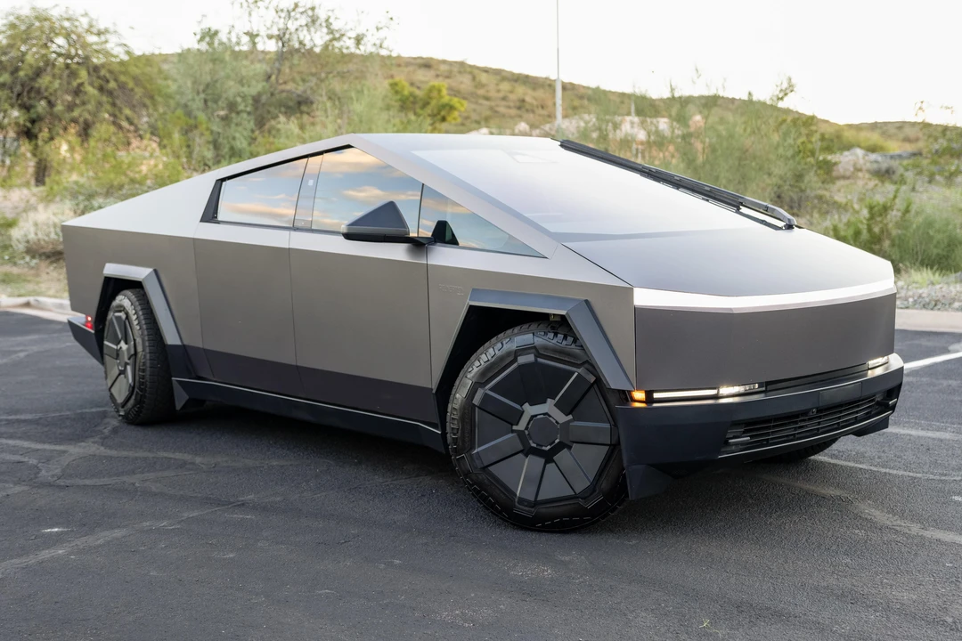 2024 Tesla Cybertruck - Image 8 of 31